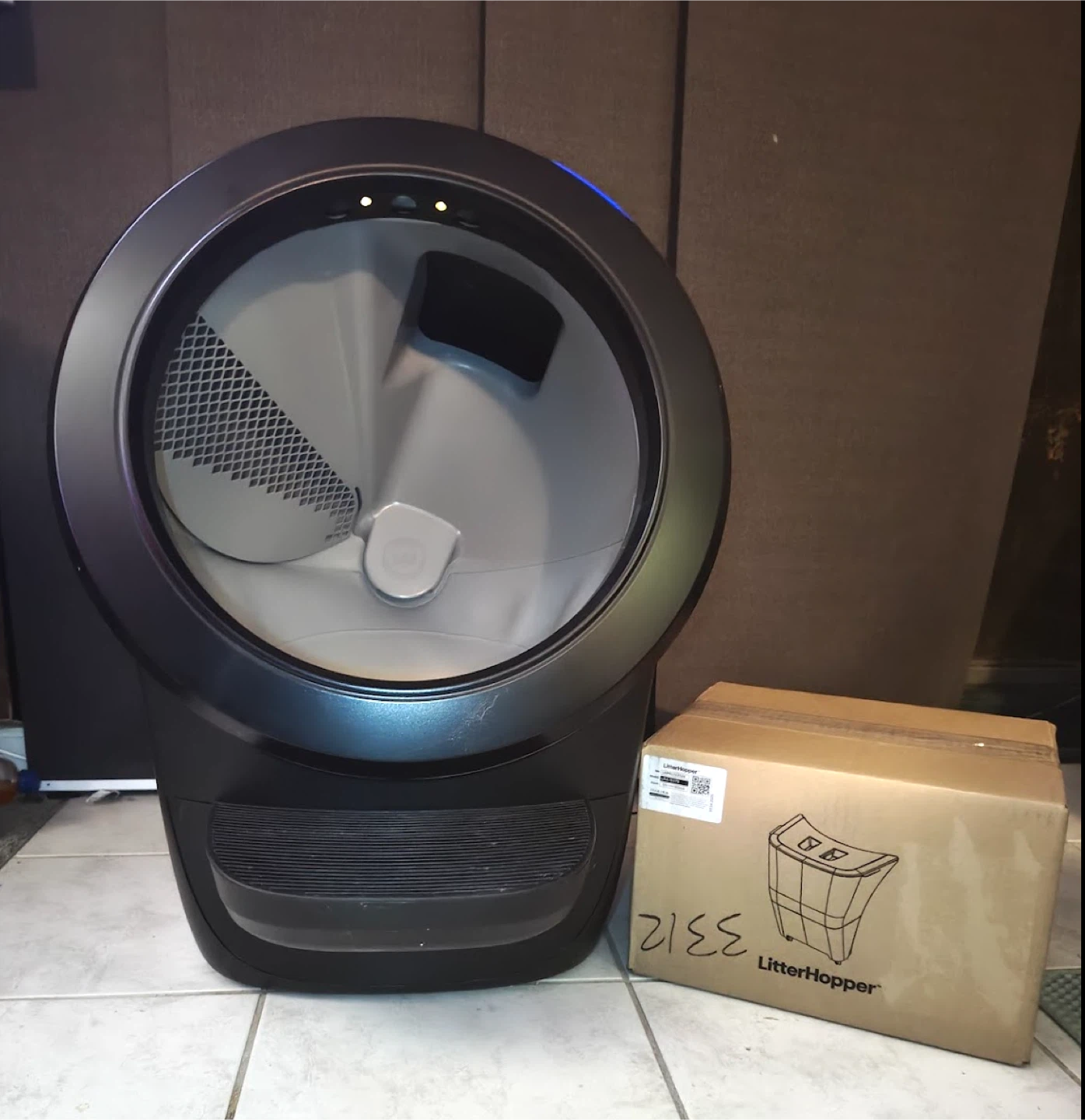 Litter-Robot 4 (Like New) w/ 7-Month Warranty & Hopper