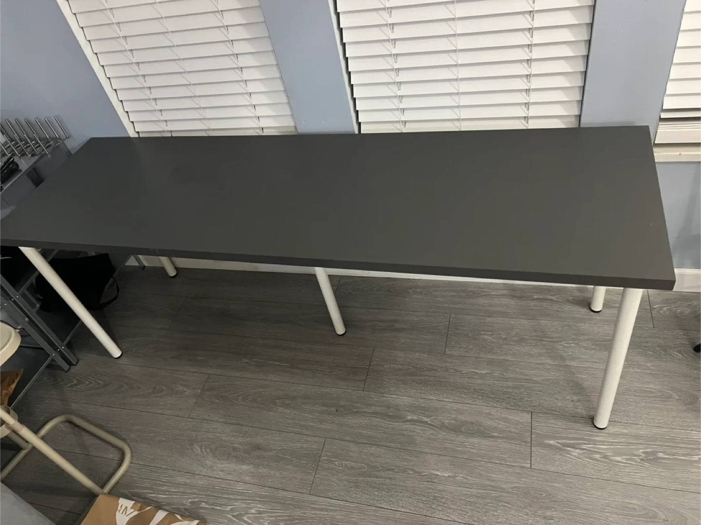 Grey Desk with White Legs image indicator(2)