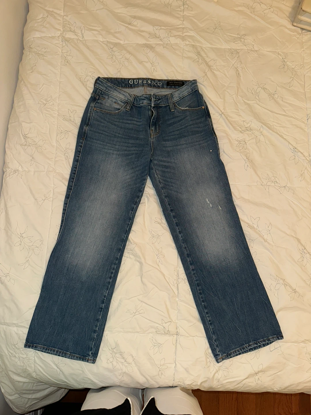 Size 25 Guess Sexy Straight Curvy Jeans, Length 81cm