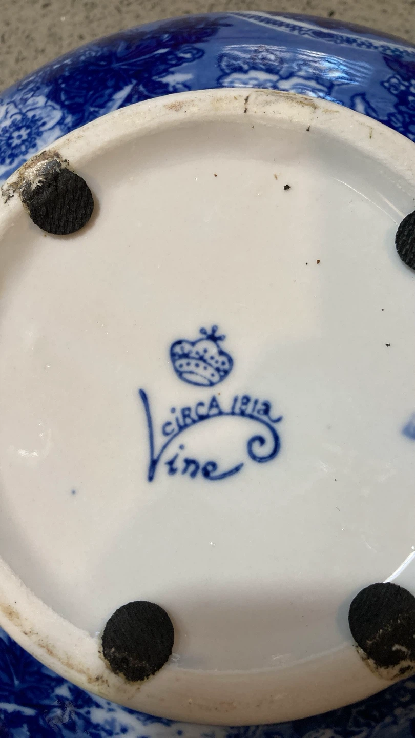 Circa 1913 Vine Blue & White Bowl - photo 4