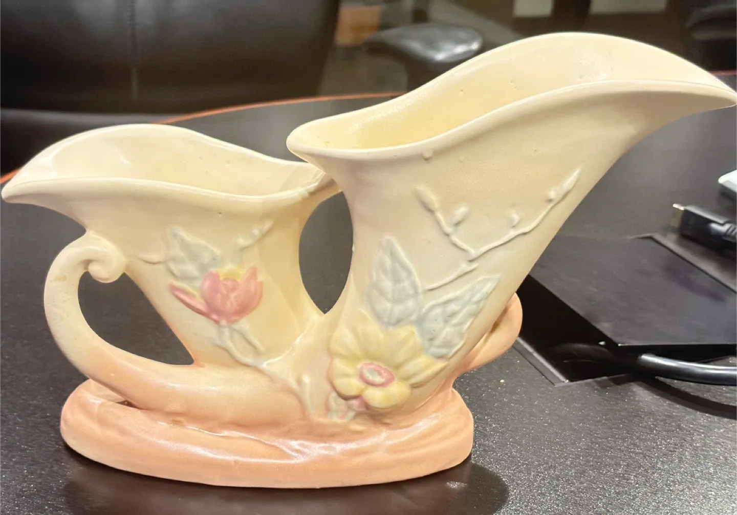 Vintage Hull Pottery Vase - Double Cornucopia image indicator(4)