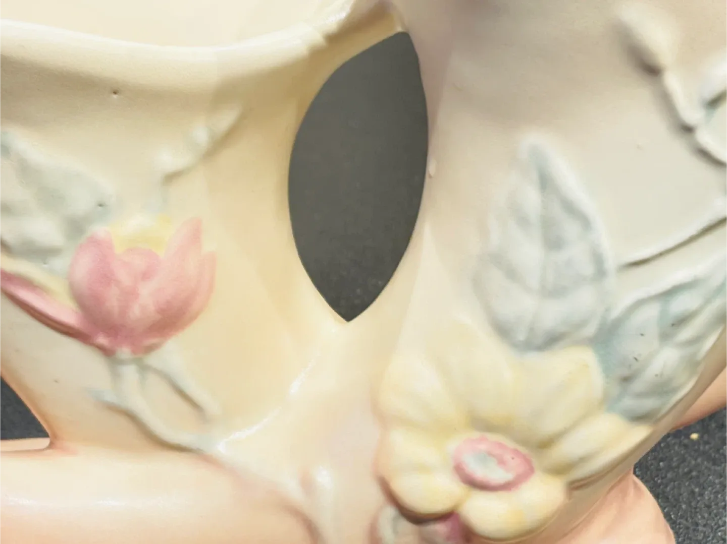 Vintage Hull Pottery Vase - Double Cornucopia image indicator(5)