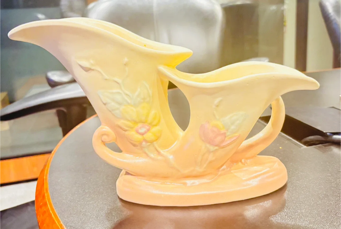 Vintage Hull Pottery Vase - Double Cornucopia image indicator(2)