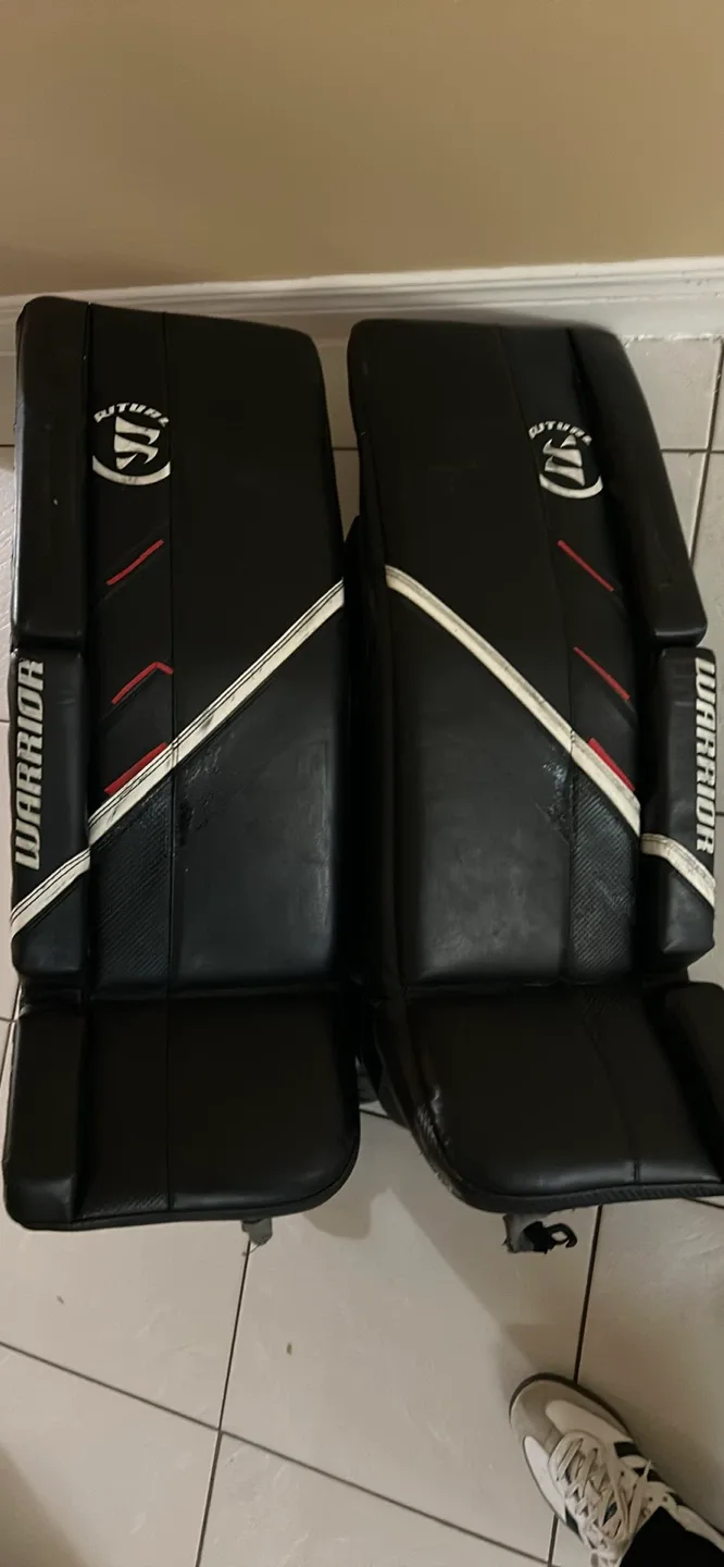 Warrior R/G5 Int Goalie Leg Pads 31+1.5" image indicator(3)