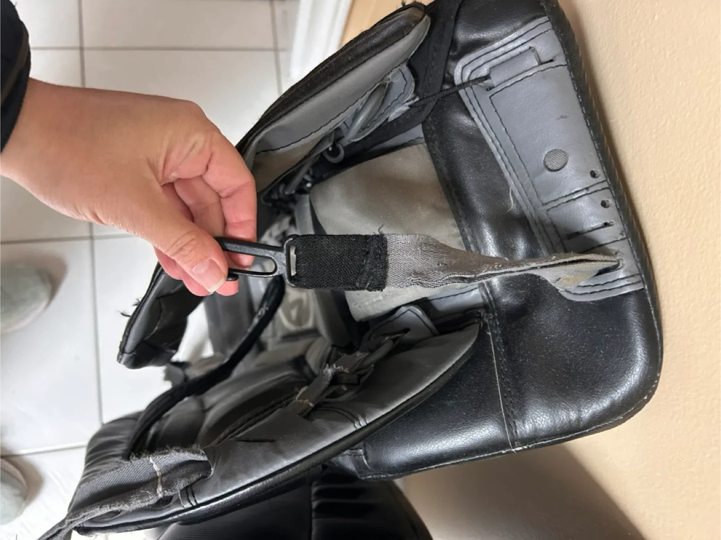 Warrior R/G5 Int Goalie Leg Pads 31+1.5" image indicator(7)