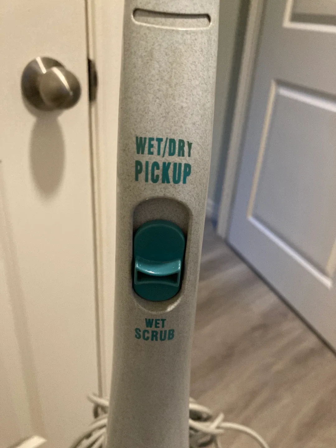 Hoover FloorMate SpinScrub Hard Floor Cleaner image indicator(4)