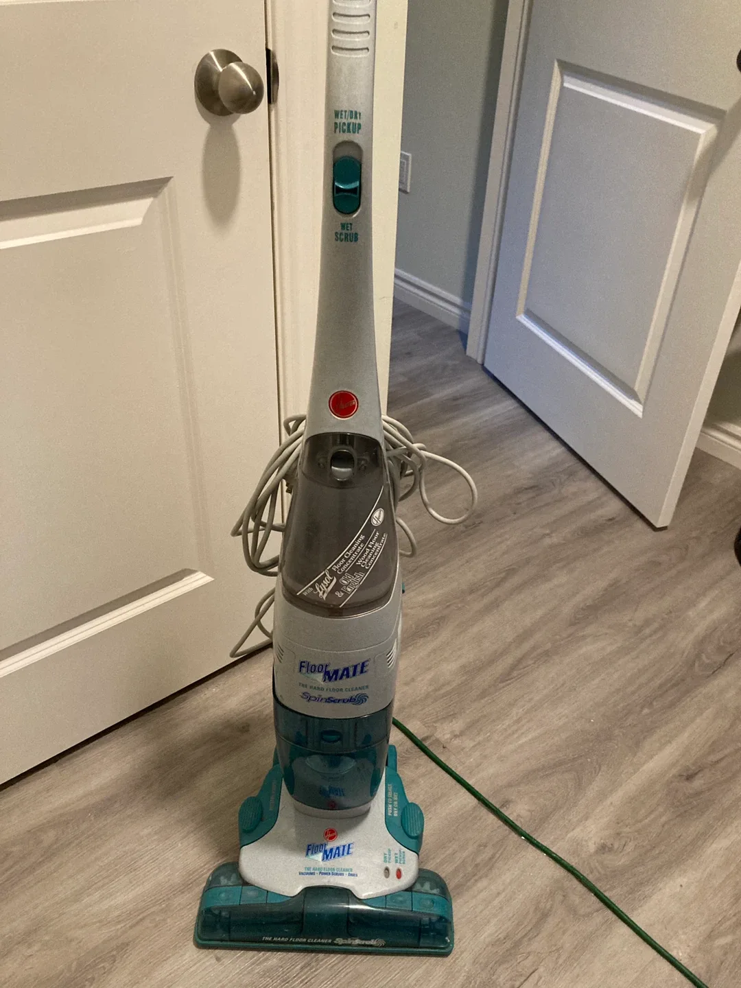 Hoover FloorMate SpinScrub Hard Floor Cleaner thumbnail