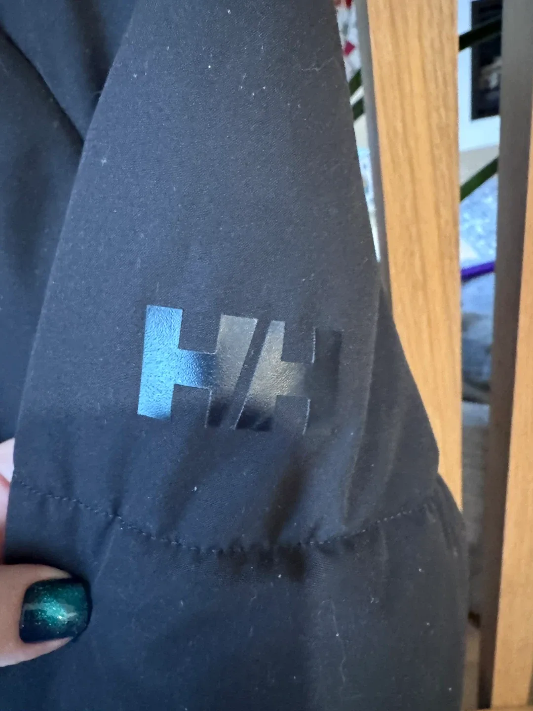 Helly Hansen Black Puffer Jacket - Size 164/14 image indicator(4)