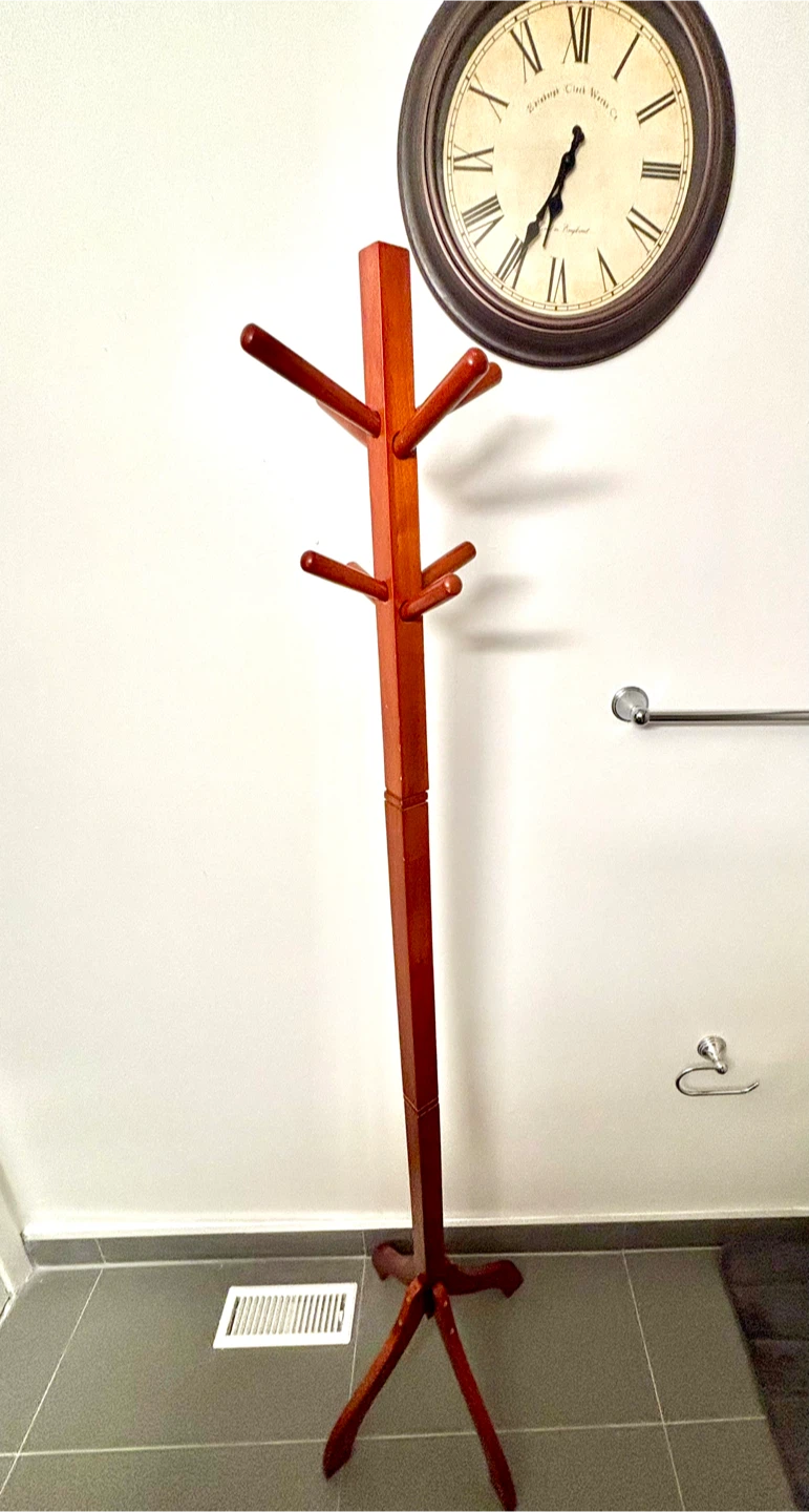 Coat tree