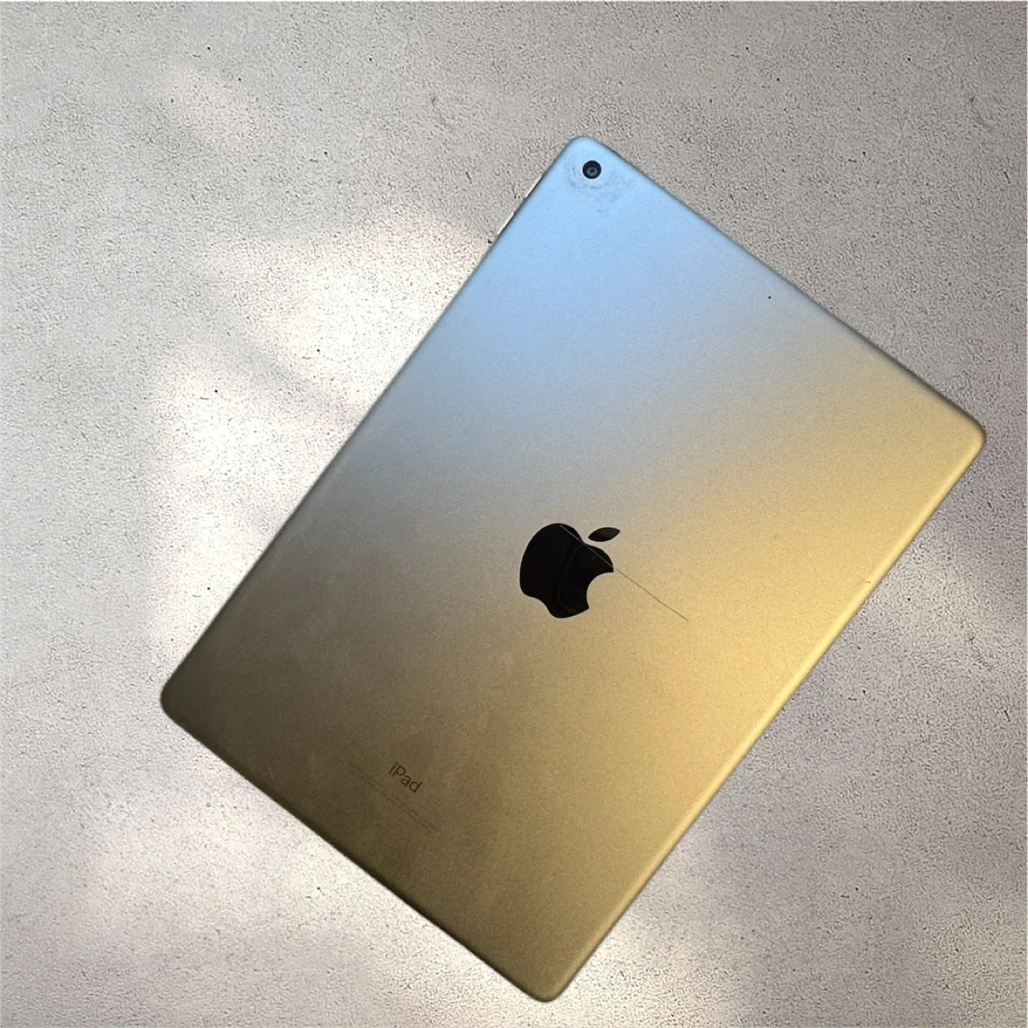 Apple iPad 128 GB image indicator(2)