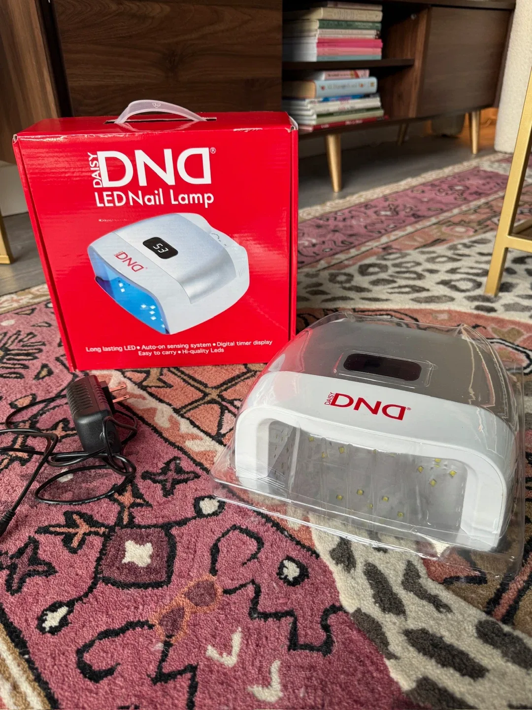NEW in BOX Daisy DNA LED Nail Lamp V3. Retails for $160 image indicator(4)