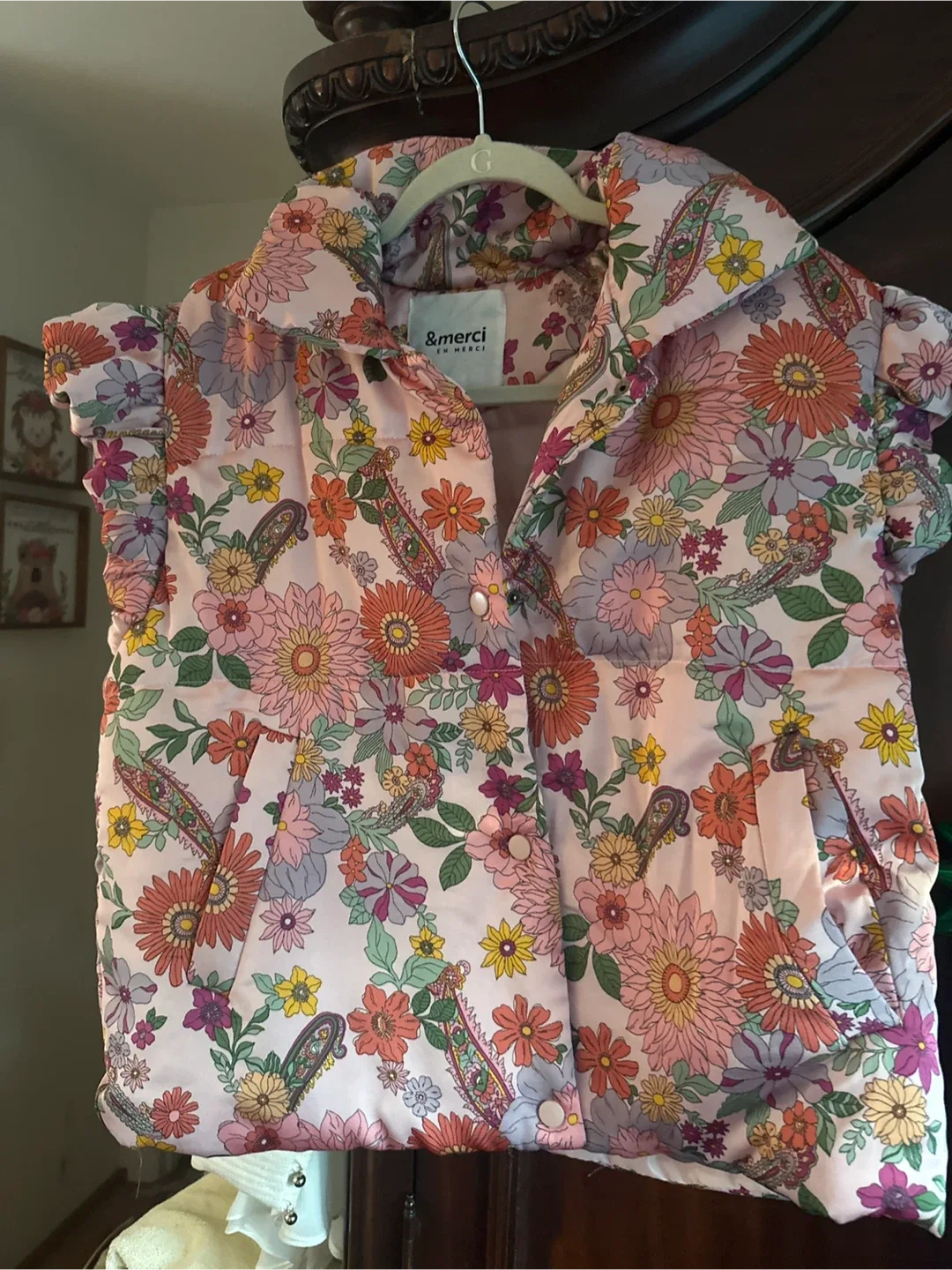 &merci Floral Padded Vest image indicator(2)