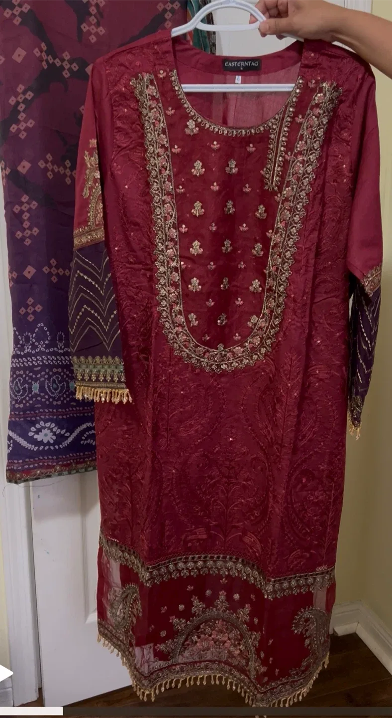 3 Pcs Maroon Suit with sequence Embroidered image indicator(5)