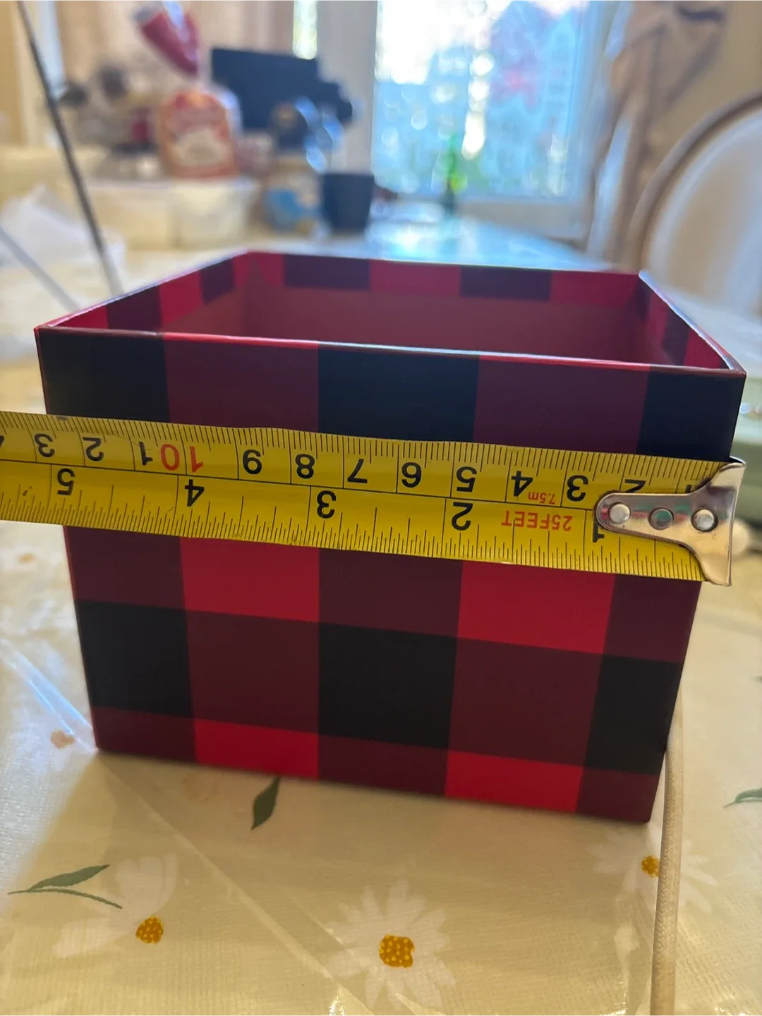 Square Decorative Buffalo Plaid Gift Box with lid image indicator(2)