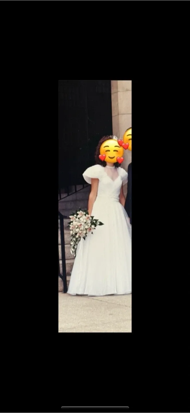 Absolutely Stunning Wedding Dress -size XS-S image indicator(2)