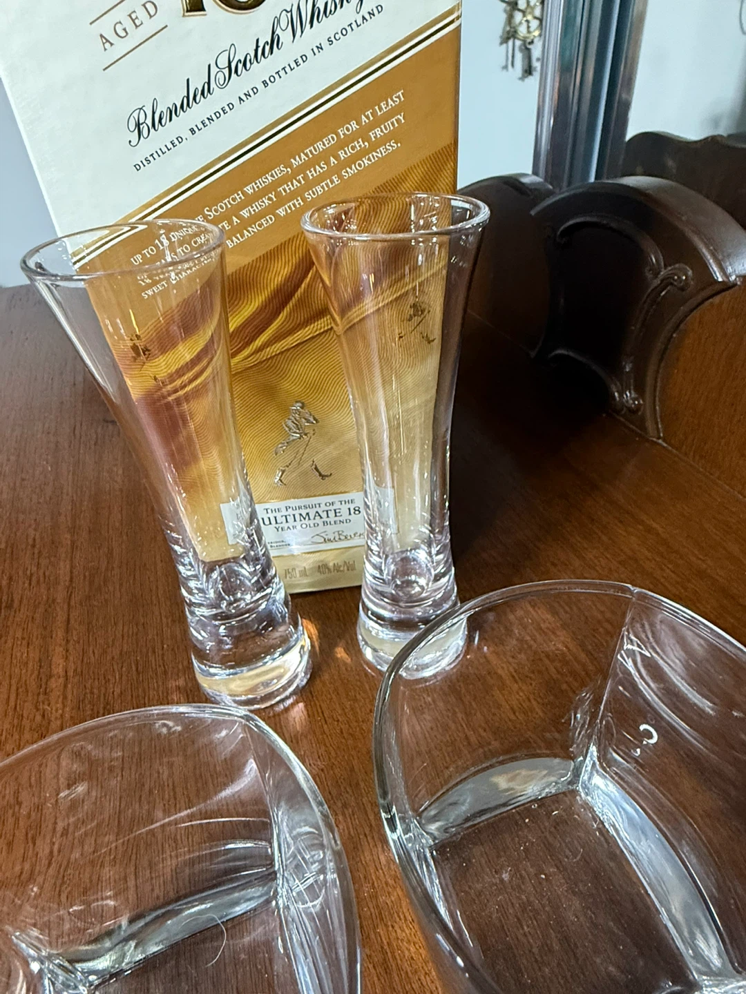 Johnnie Walker 18 Year Old Scotch Whiskey Set - photo 3