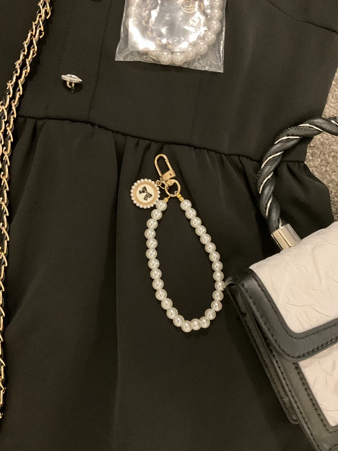 Nature Black Dress with Accessories image indicator(2)