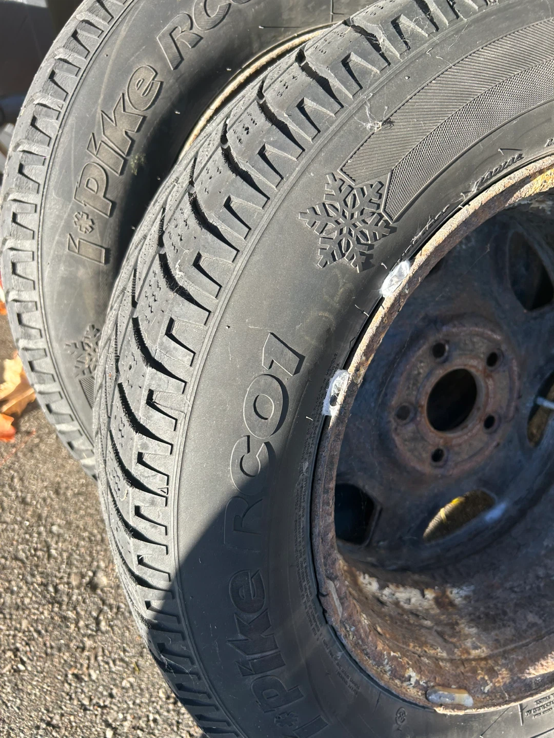 Hankook  winter Tires and Rims - Mazda 3 / 2015 - photo 3
