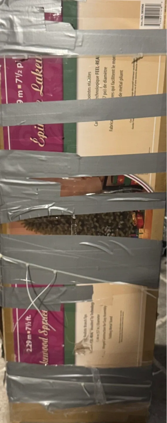 7.5 ft Lakewood Spruce Artificial Christmas Tree image indicator(5)