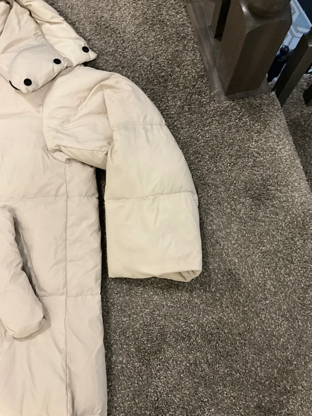 Beige Puffer Coat image indicator(3)