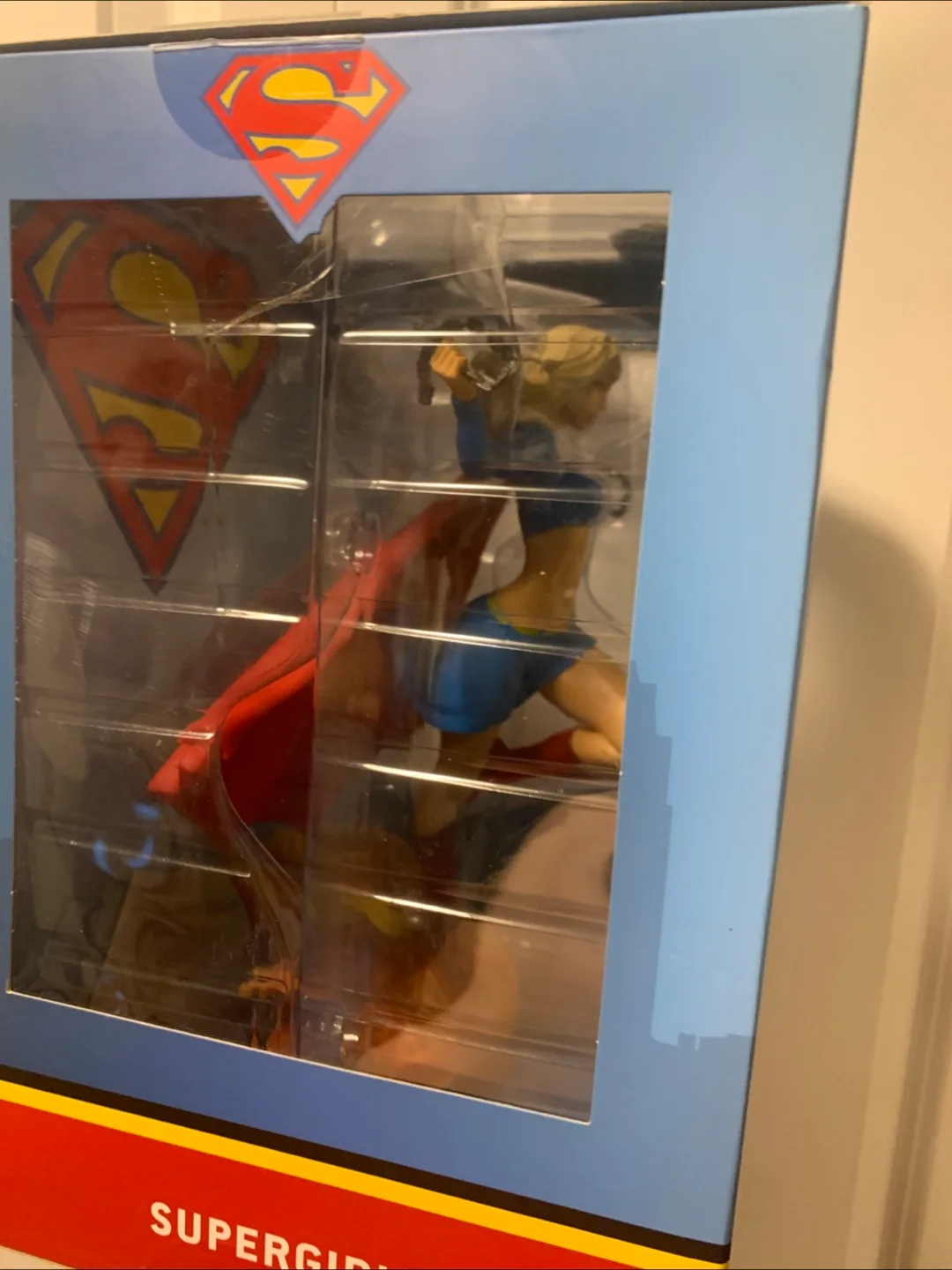 DC Supergirl Gallery Diorama Figure image indicator(6)