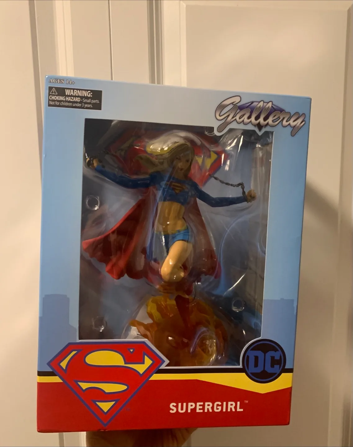DC Supergirl Gallery Diorama Figure image indicator(8)