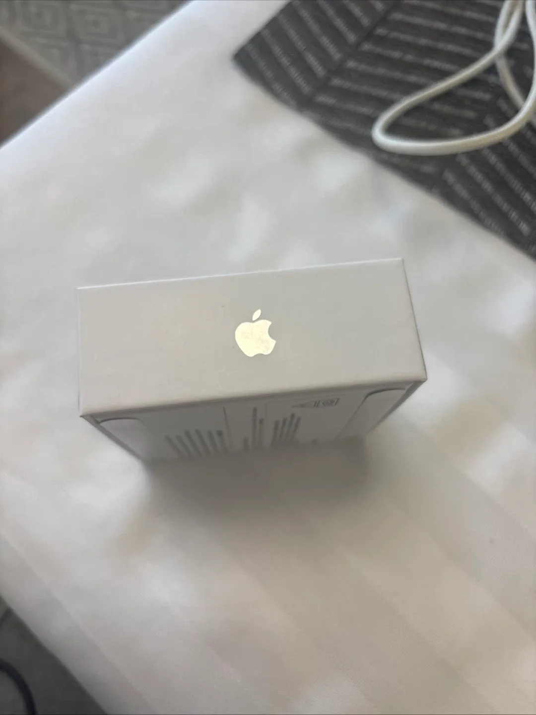 Apple AirPods (3rd generation). image indicator(2)