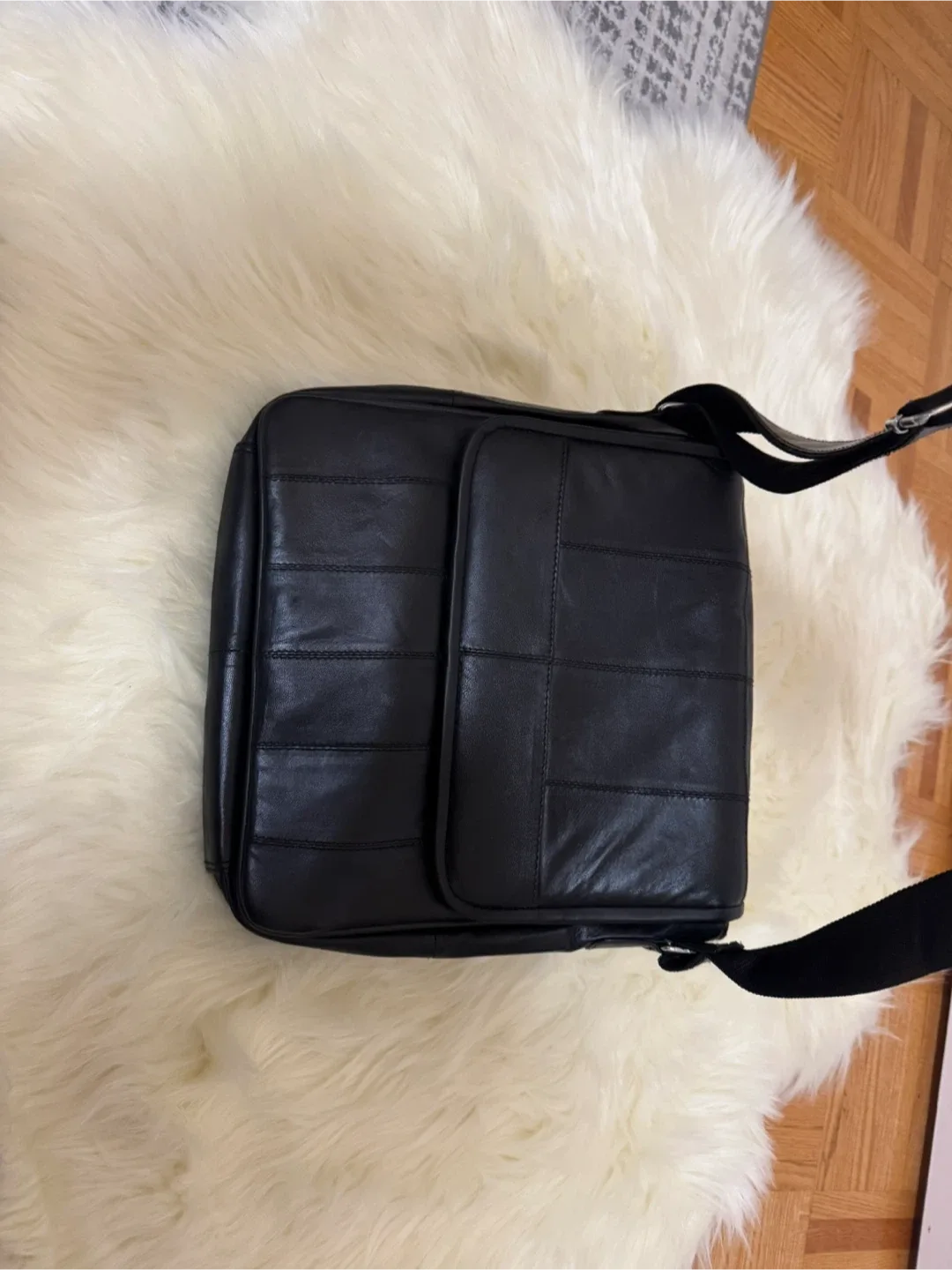 Black Leather Bag image indicator(2)