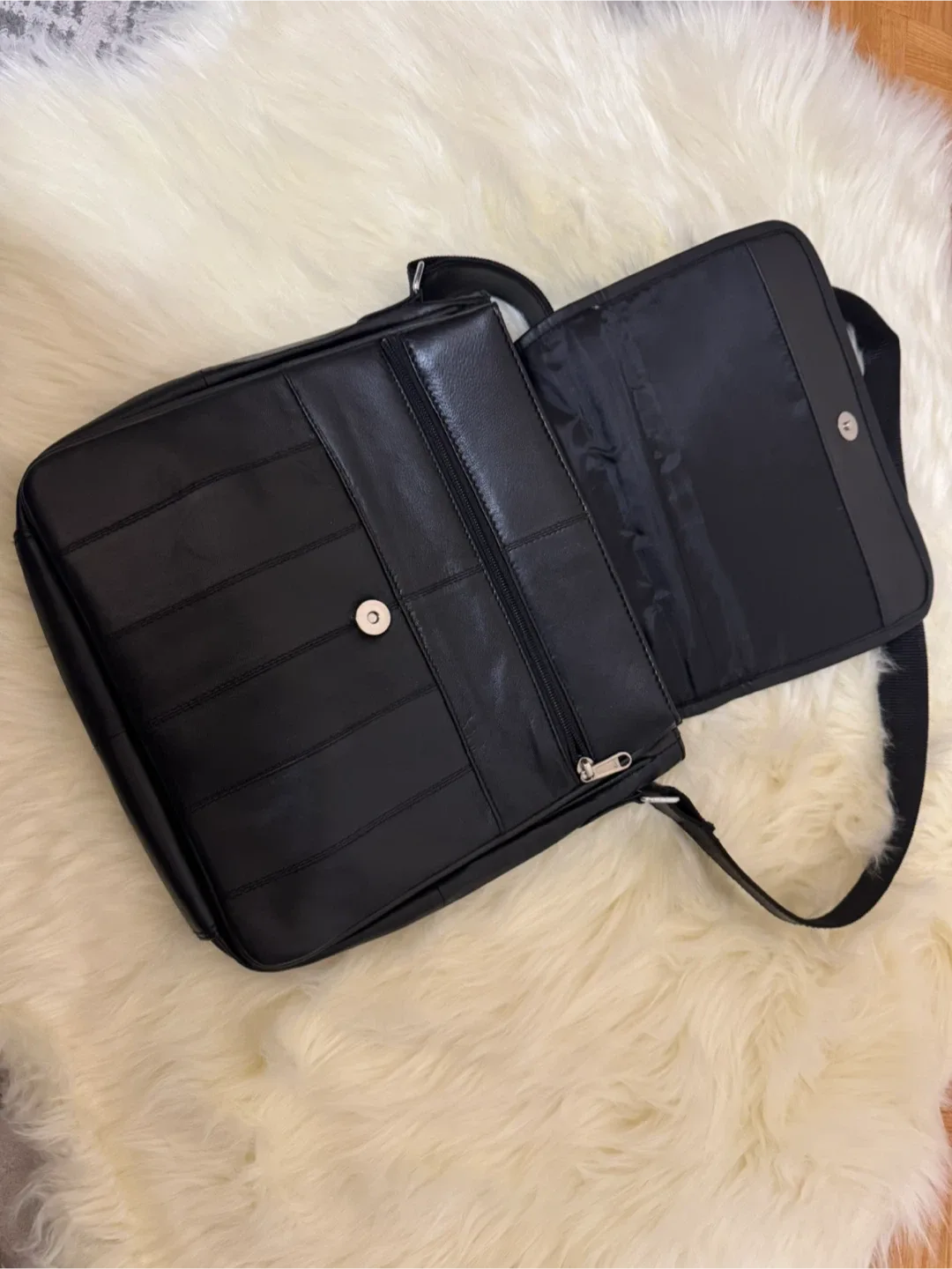 Black Leather Bag image indicator(3)