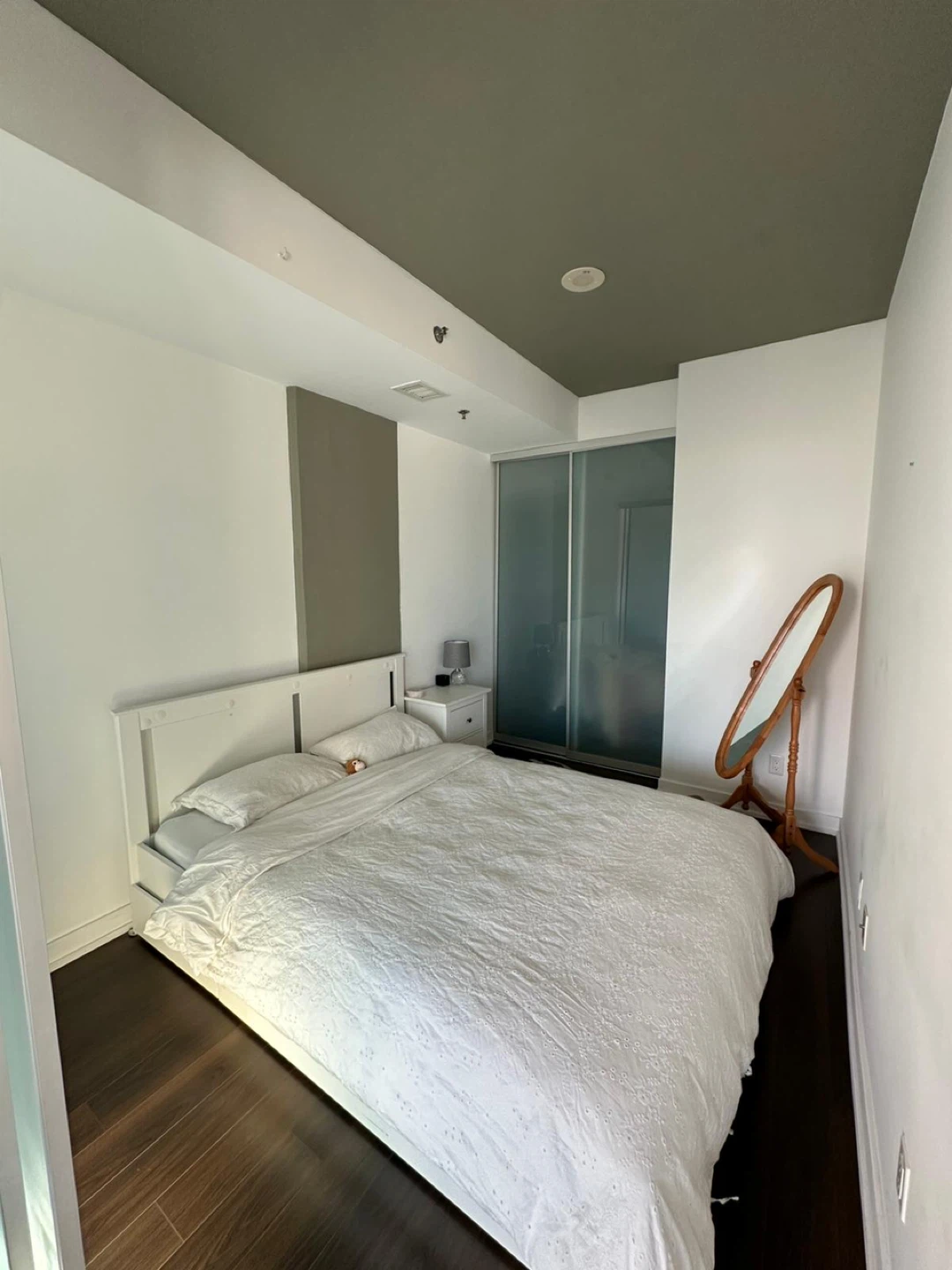 1 bed condo for rent in central downtown Toronto! - photo 3