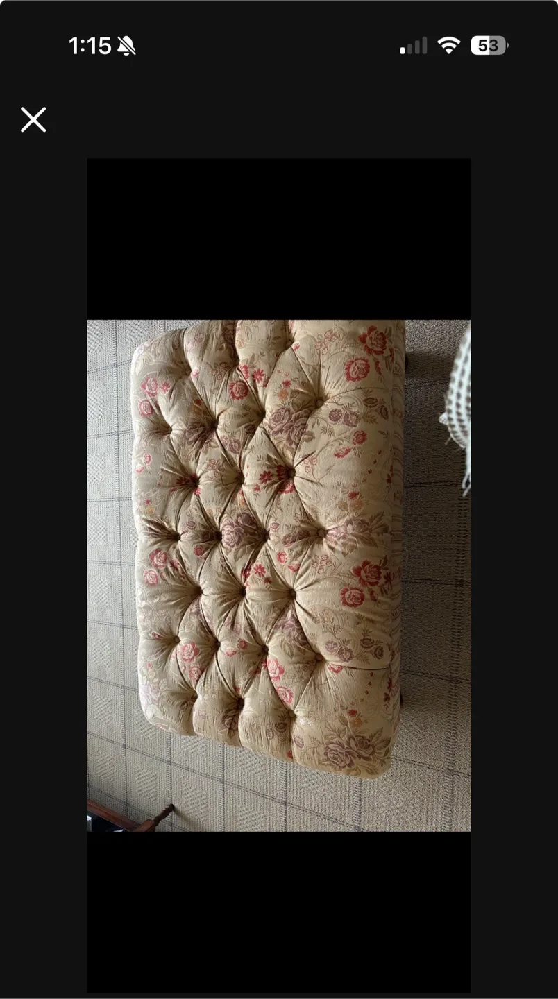 Floral Tufted Ottoman image indicator(2)