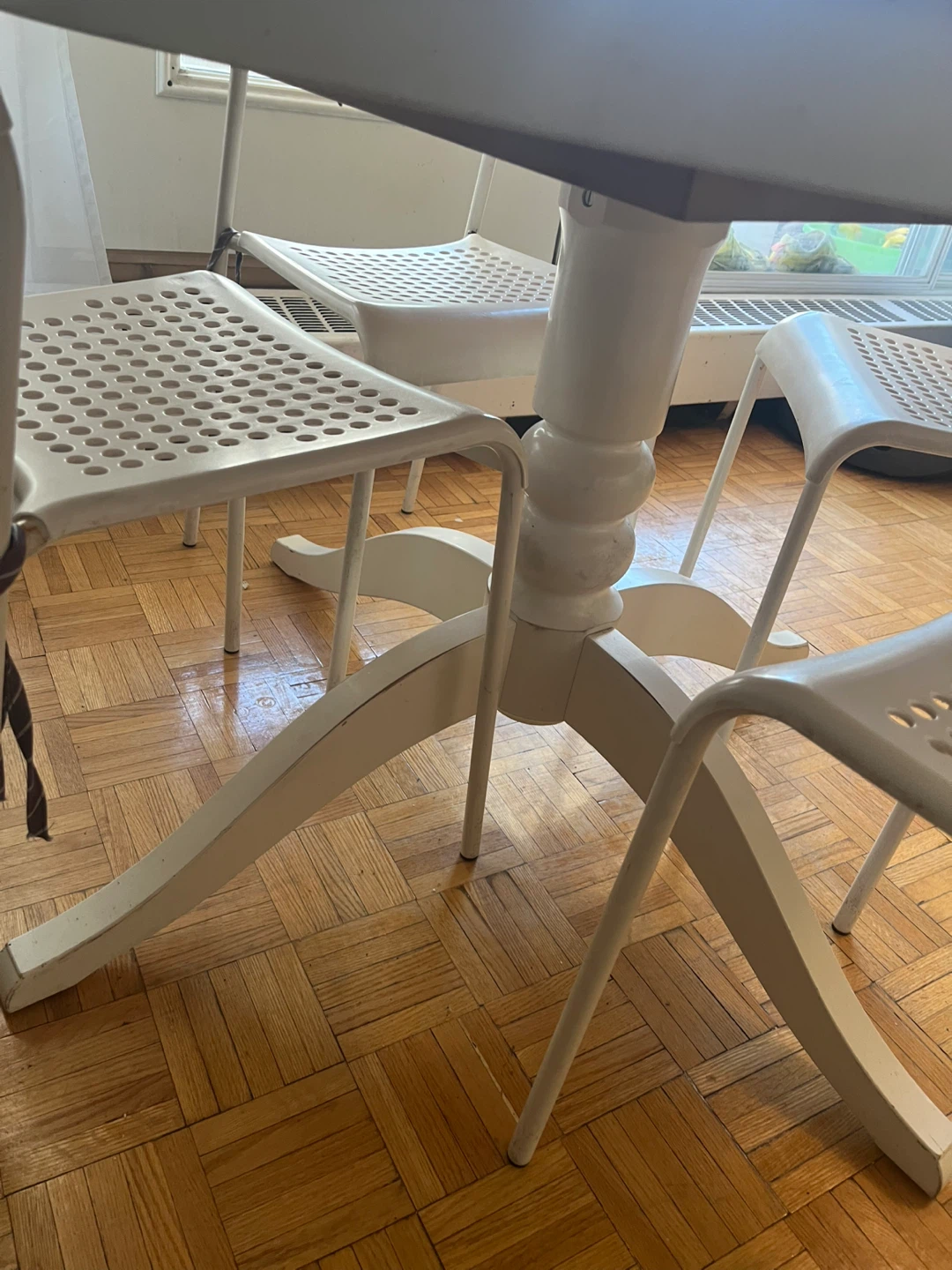 Round Extended White Dining Table with Chairs - photo 3