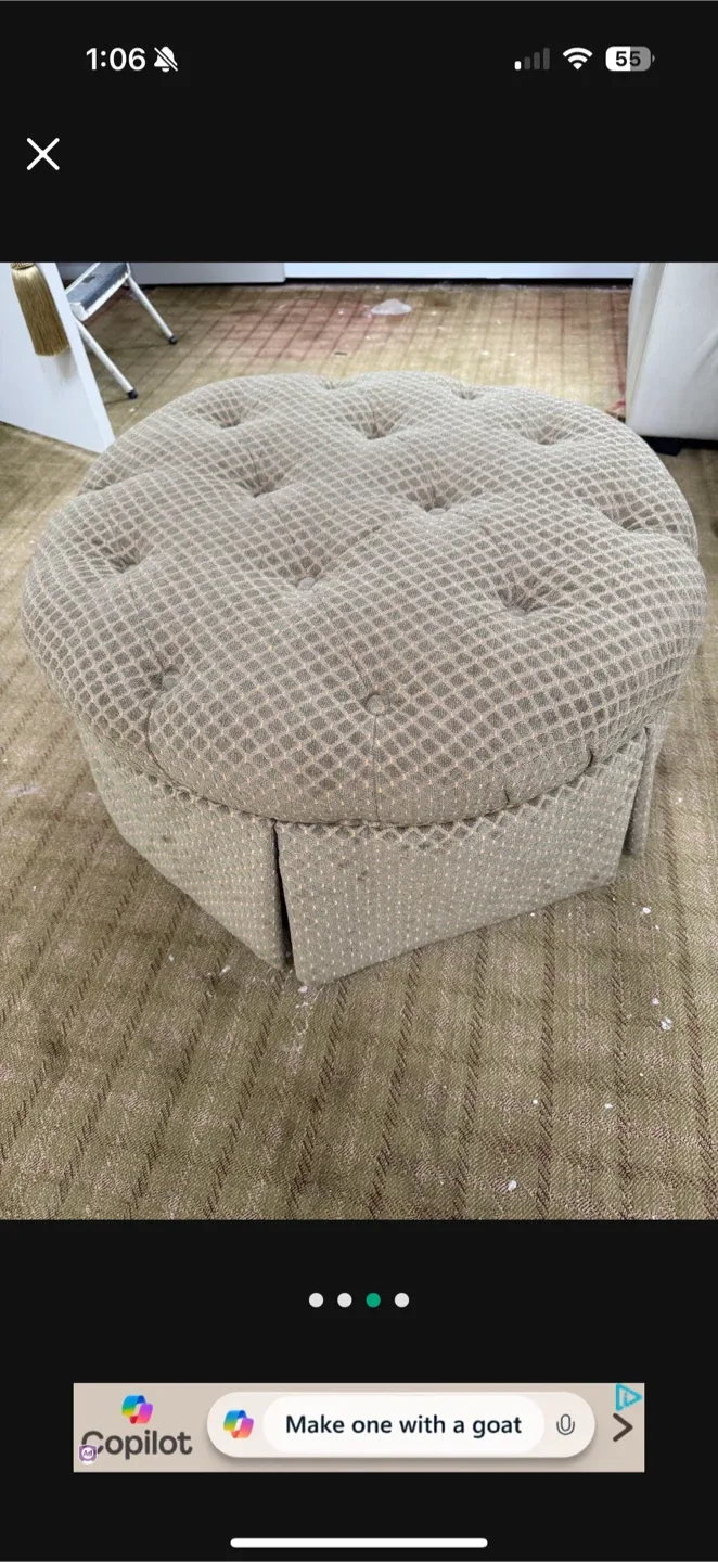 Round Tufted Ottoman image indicator(3)