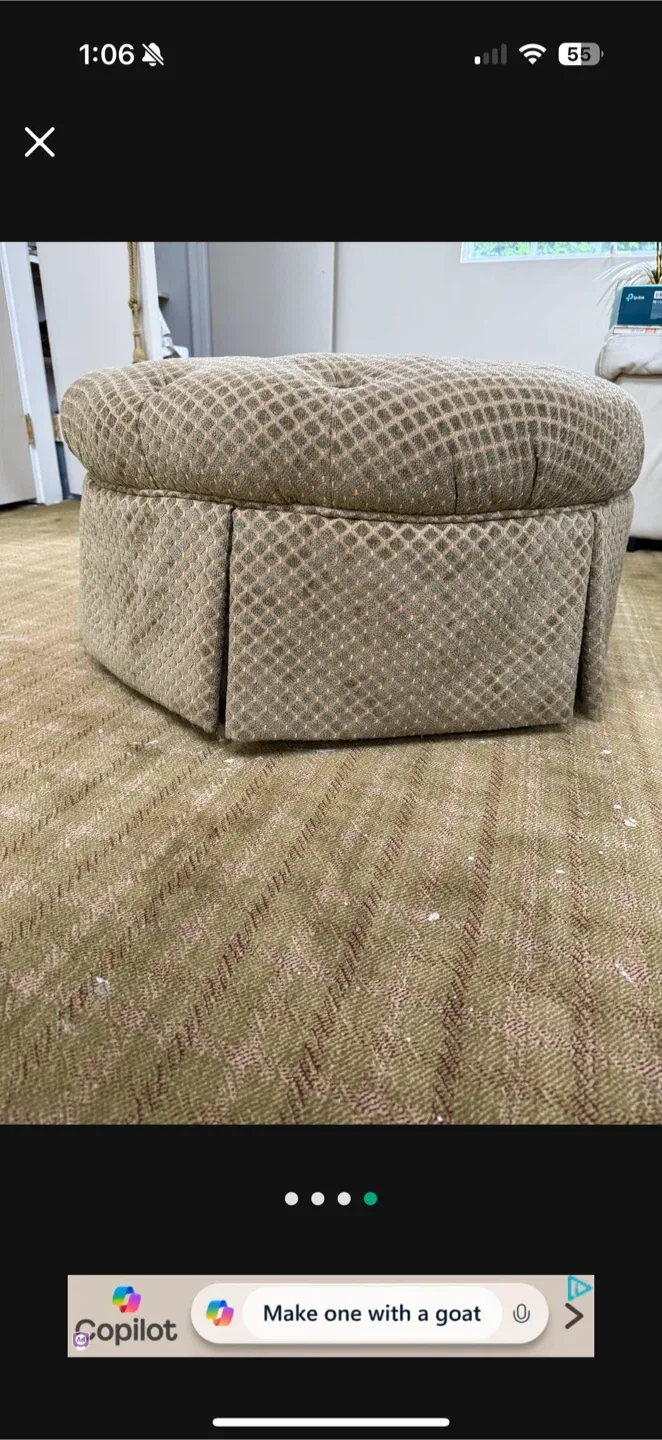 Round Tufted Ottoman image indicator(4)