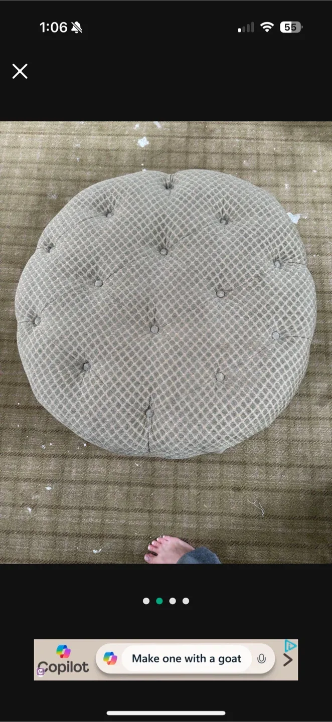 Round Tufted Ottoman image indicator(2)