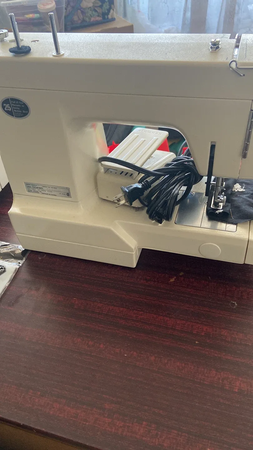 Kenmore 8 Sewing Machine image indicator(4)