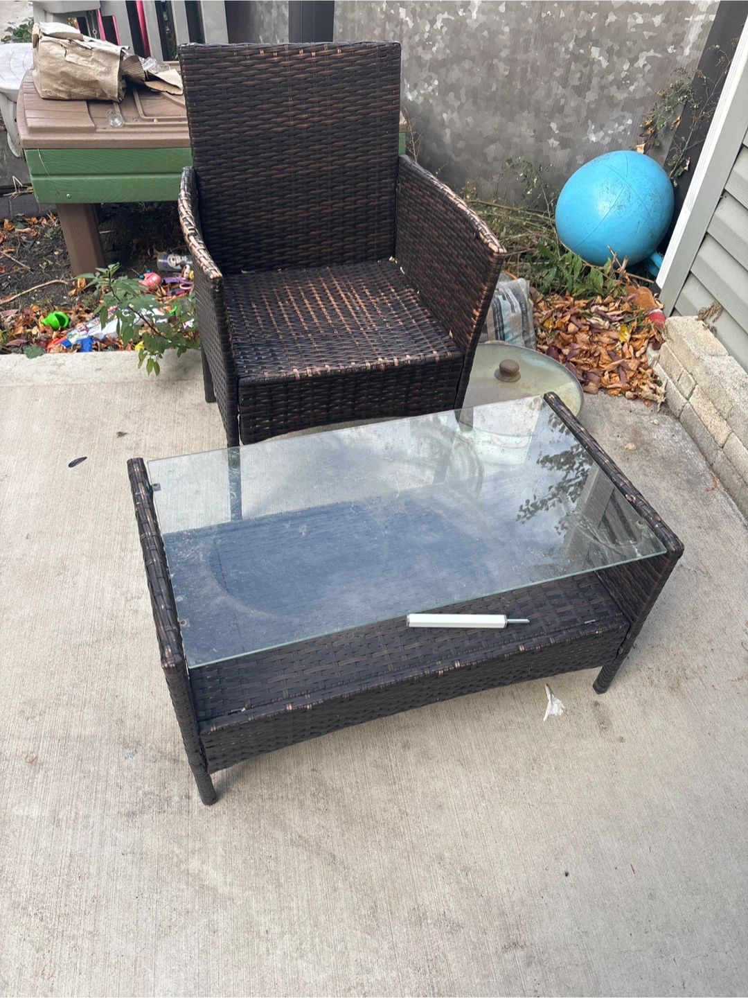 1 patio chair and table