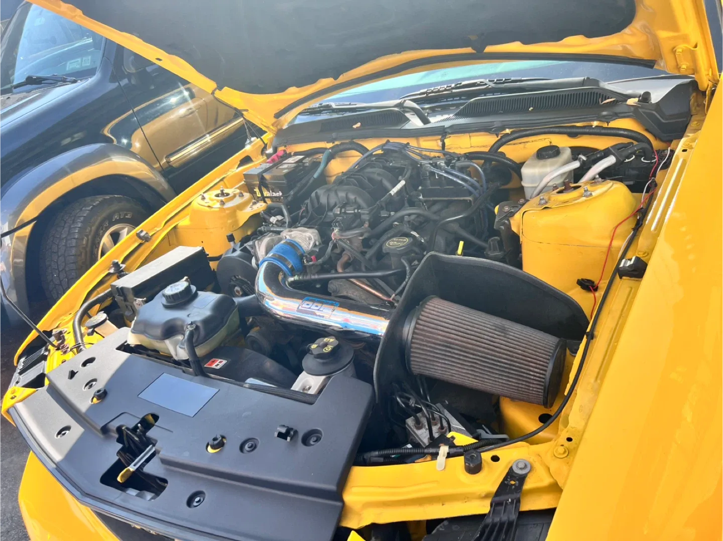 Yellow Ford Mustang Coupe image indicator(7)