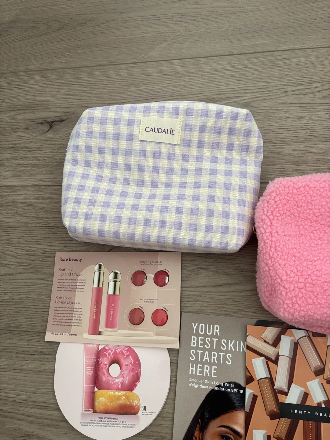 Hair care, makeup & skincare sample bundle image indicator(4)