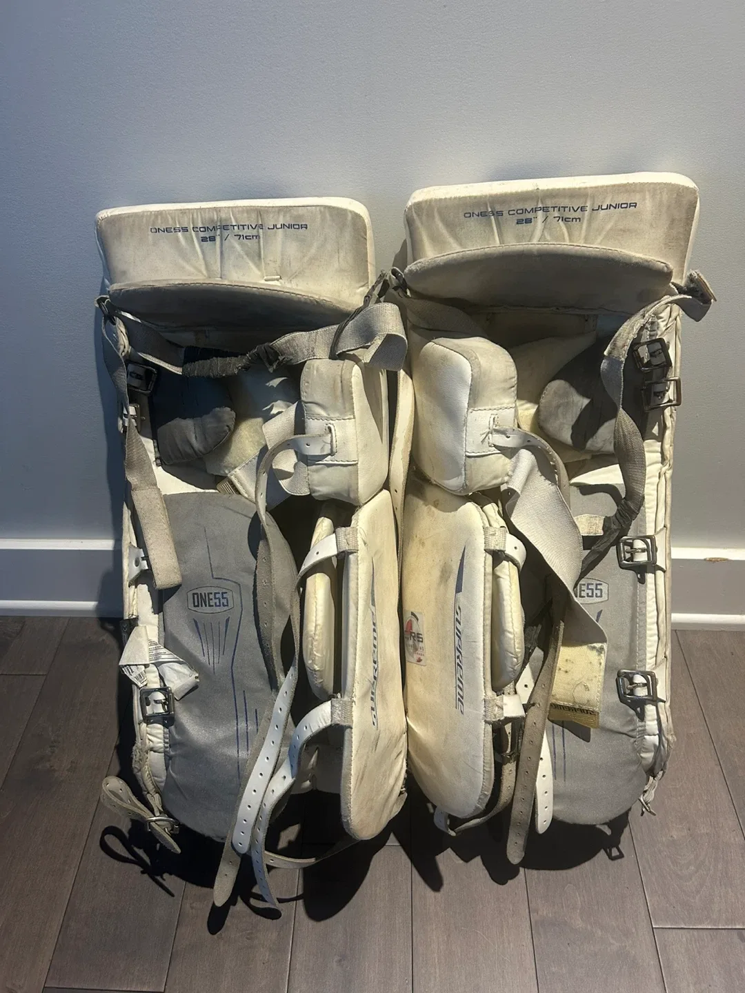 Bauer Oneness Competitive Junior Goalie Pads 28" / 71cm image indicator(3)