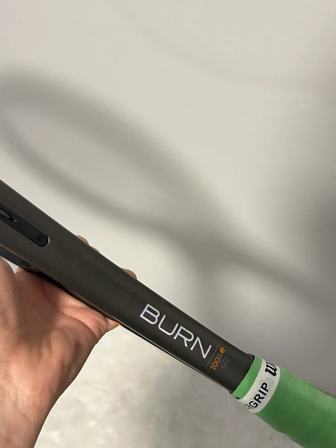 Set of Wilson Burn 100S Tennis Racquets image indicator(5)