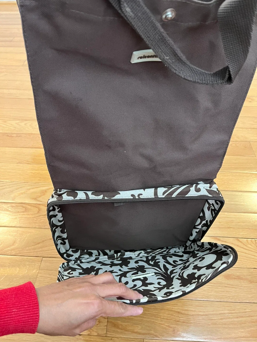 Reisenthel Brown & White Rolling Tote Bag image indicator(5)