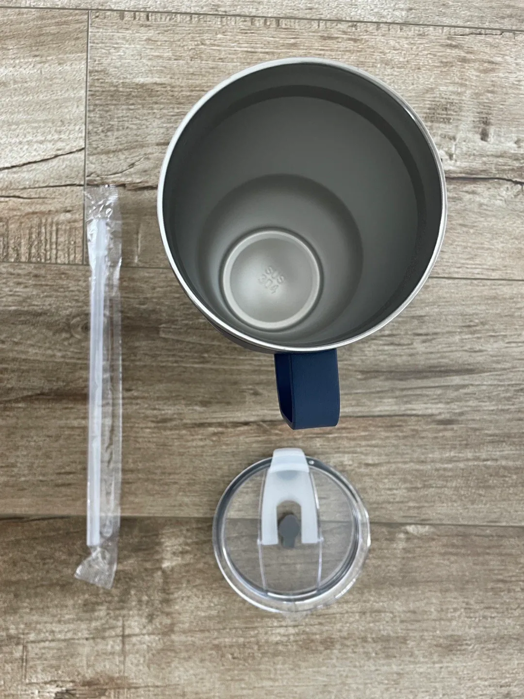 BRAND NEW 🥕 George Brown College 26oz Tumbler image indicator(2)