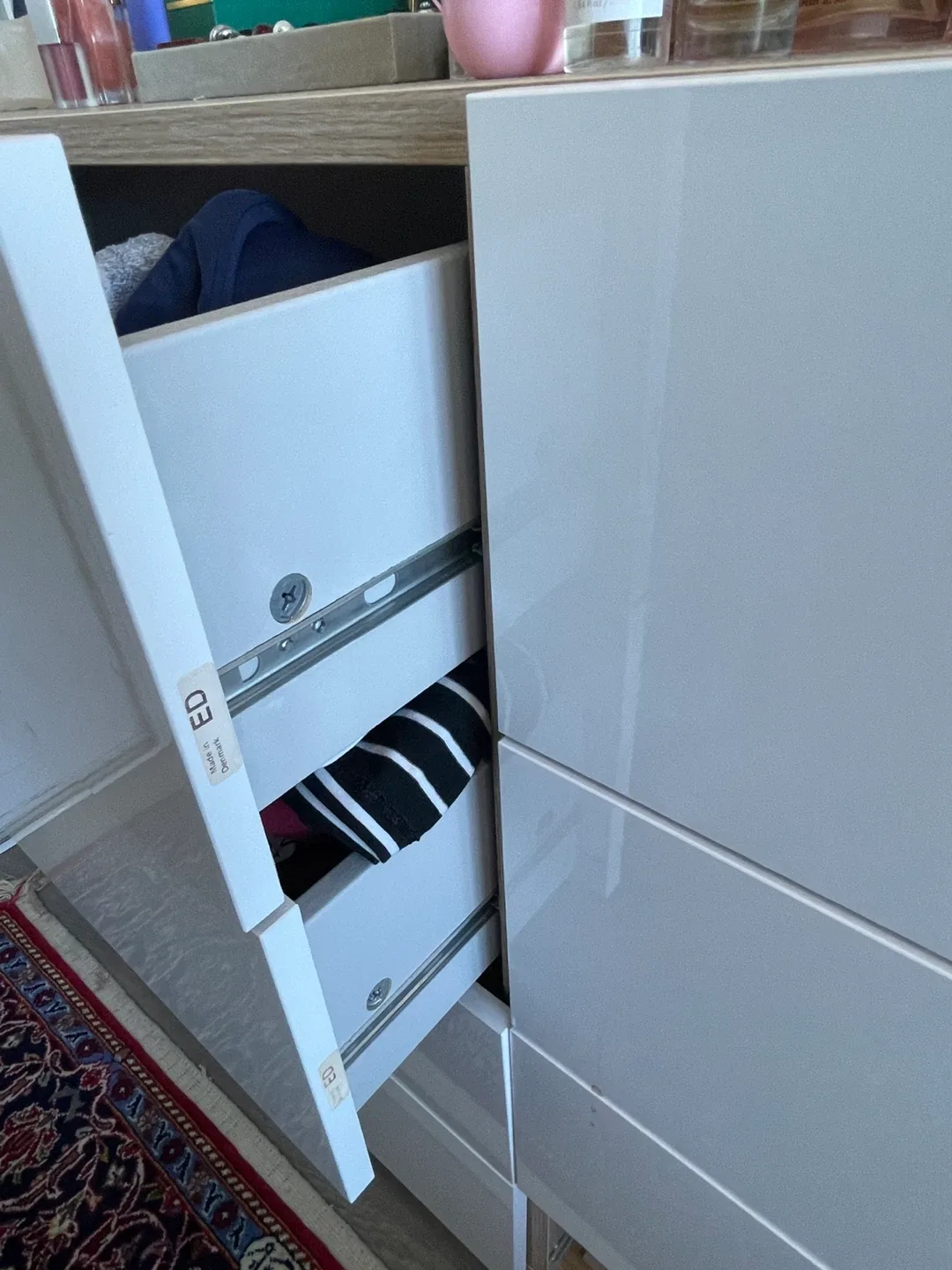 White 6-Drawer Dresser(Needs Minor Fixes) image indicator(2)