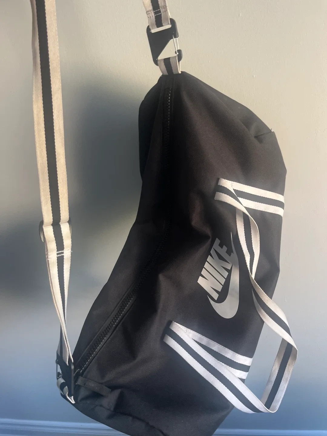Nike Black Duffle Bag image indicator(3)