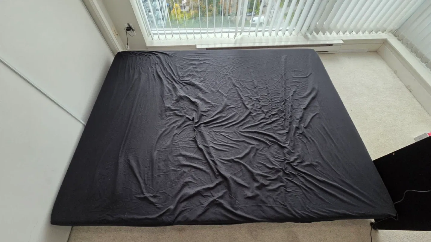 Furniture Lot: Bed, Dresser, Desk, Microwave image indicator(4)