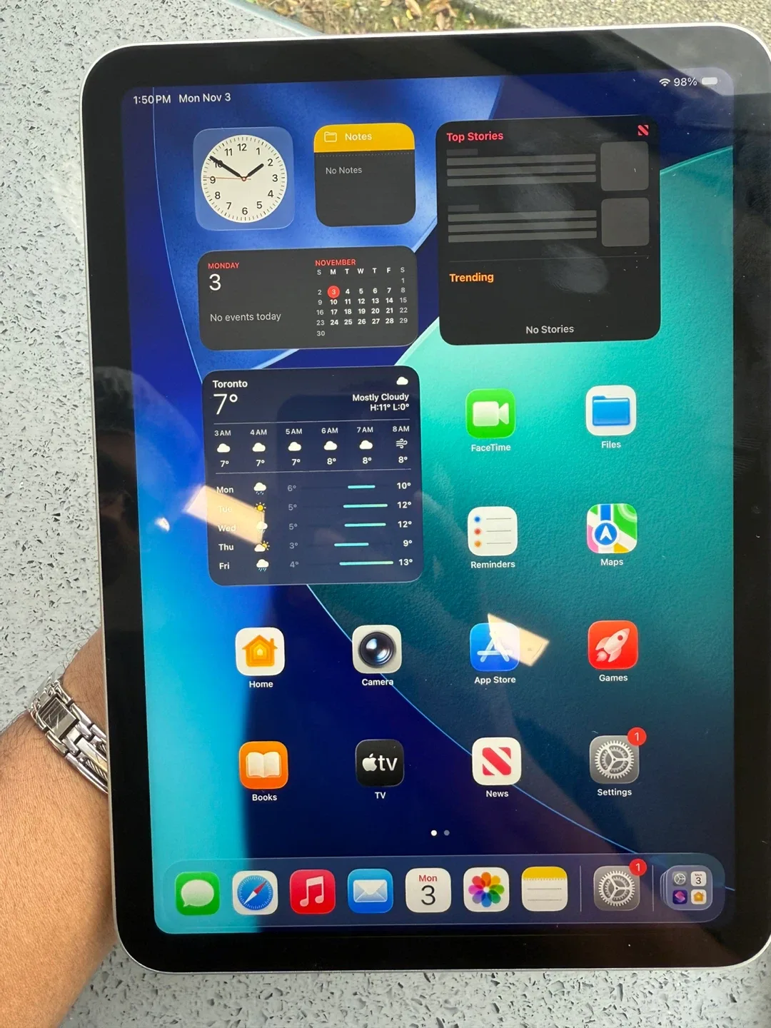 Apple iPad 10 image indicator(2)