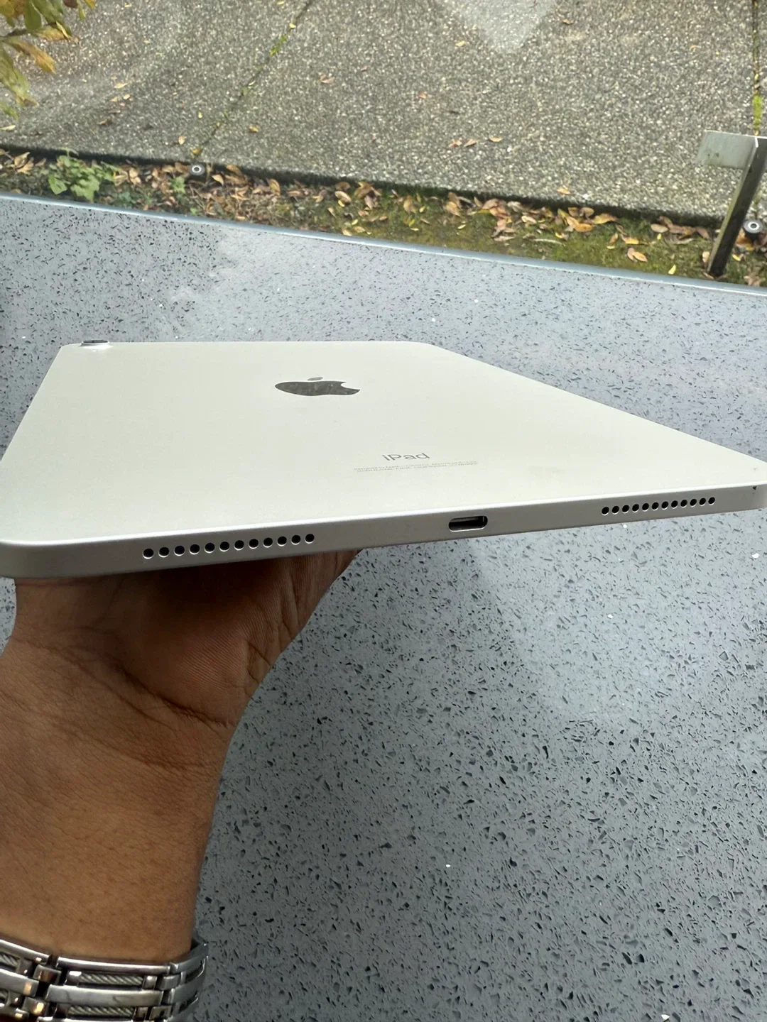 Apple iPad 10 image indicator(5)