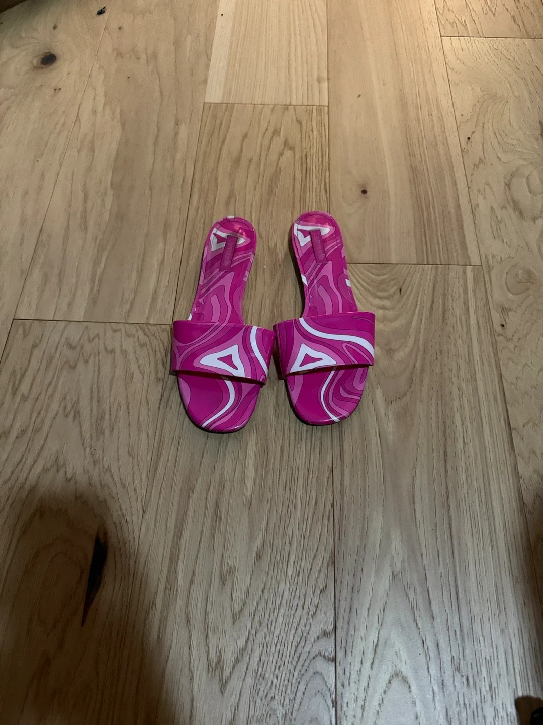 Larroude Pink Sandals image indicator(2)