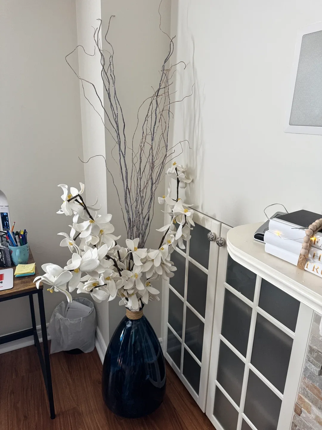 Blue Decorative Vase image indicator(2)